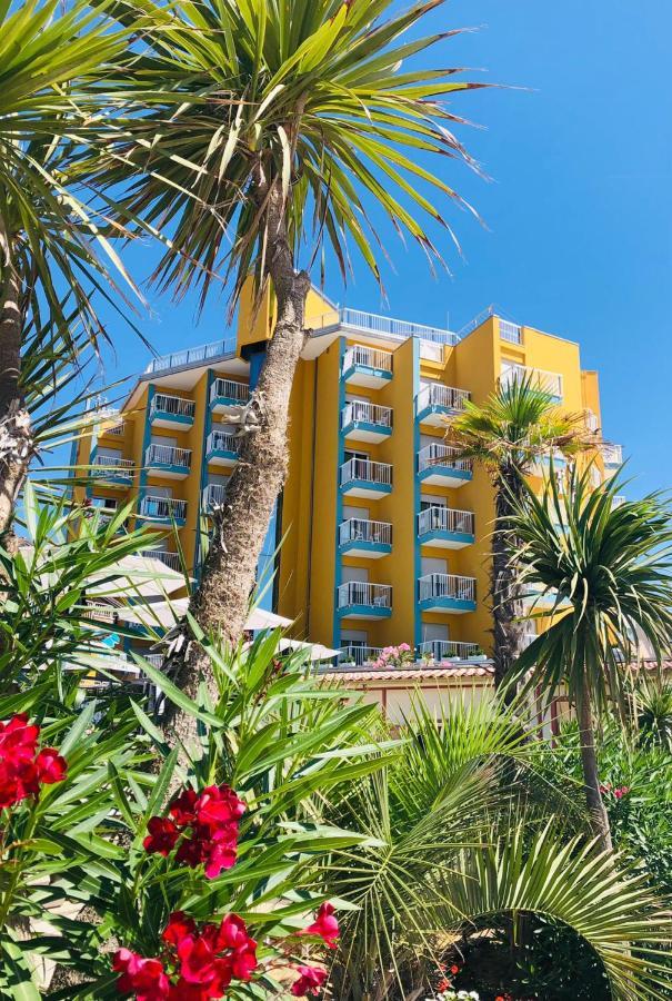 Hotel Capri 3 Stelle Superior リド・ディ・イエゾロ エクステリア 写真